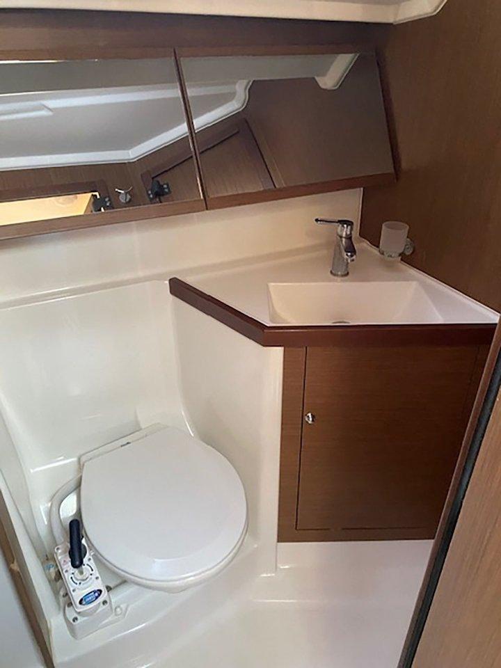 Oceanis 40.1, picture 12