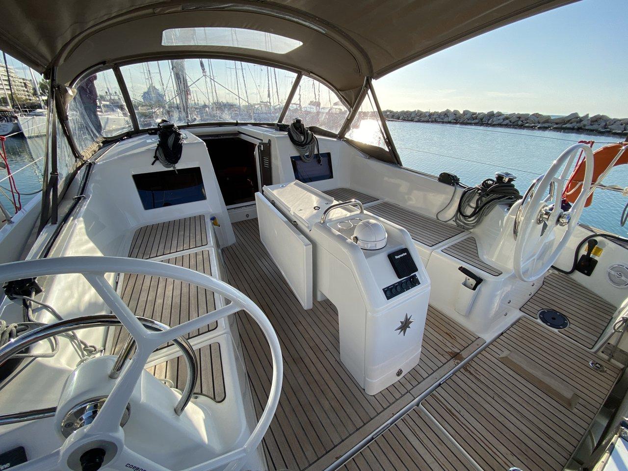 Sun Odyssey 410 - 3 cab., picture 3