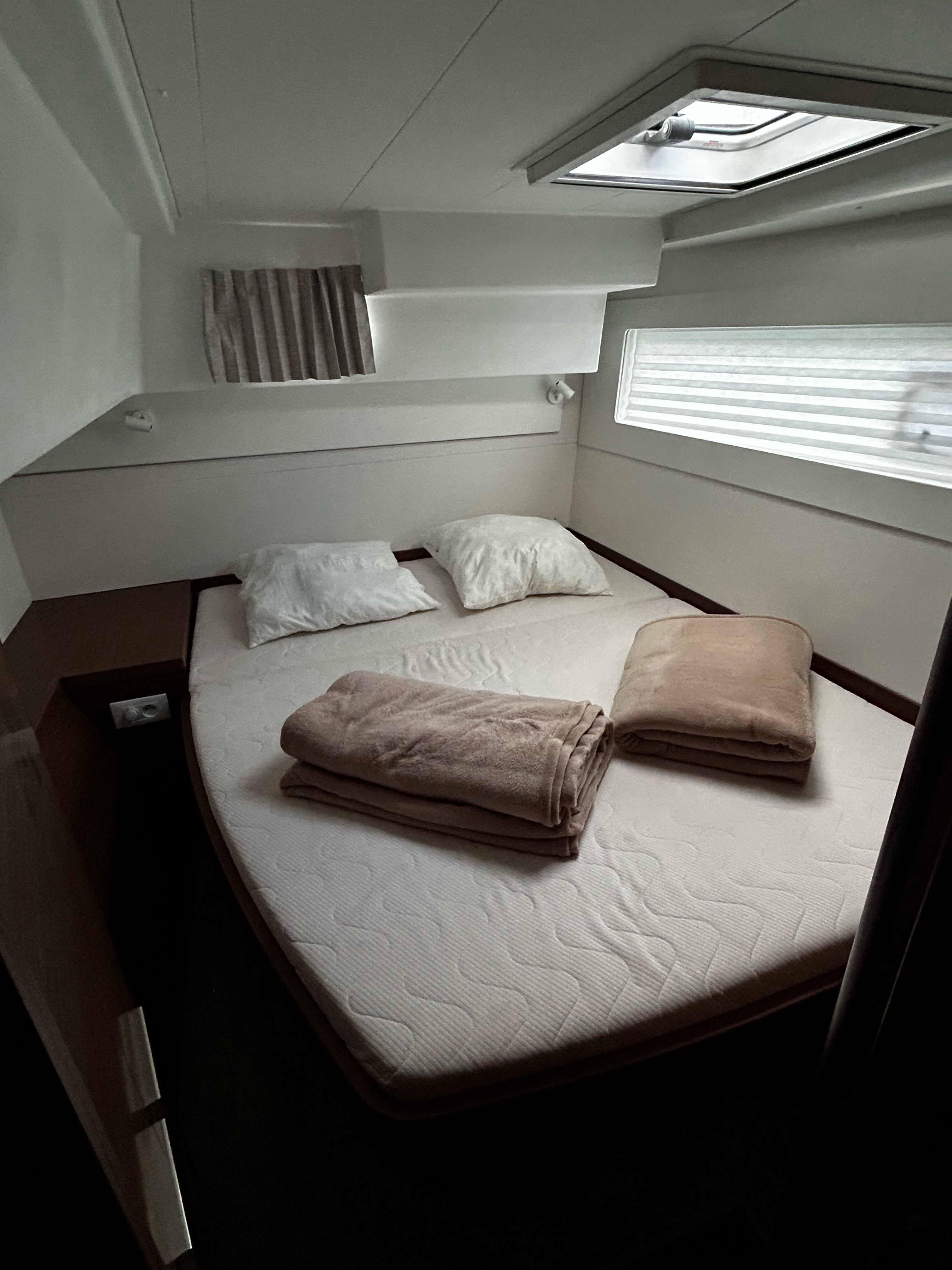 Lagoon 40 - 4 + 2 cab, picture 7