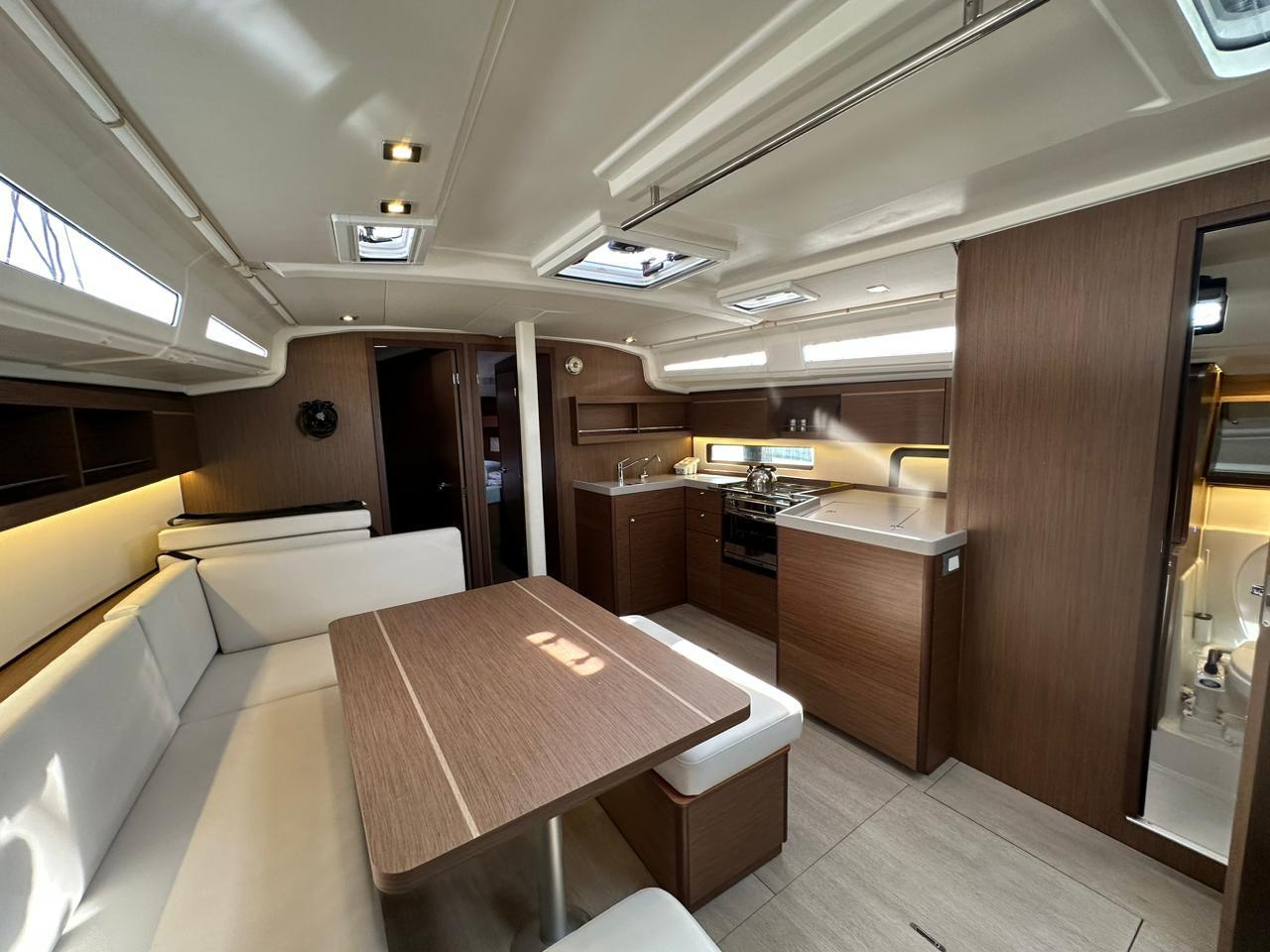 Oceanis 40.1, picture 9