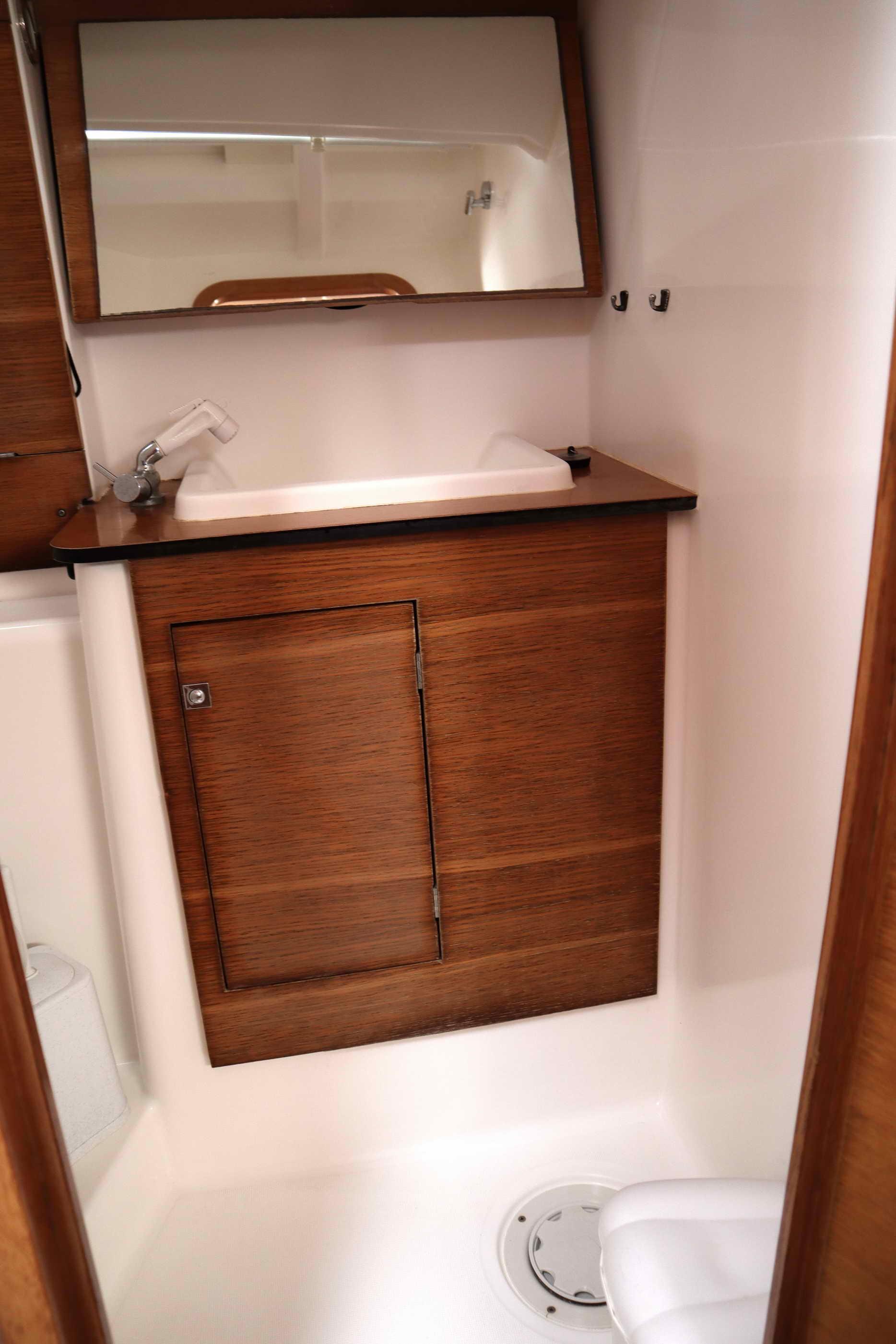 Dufour 382 GL, picture 15