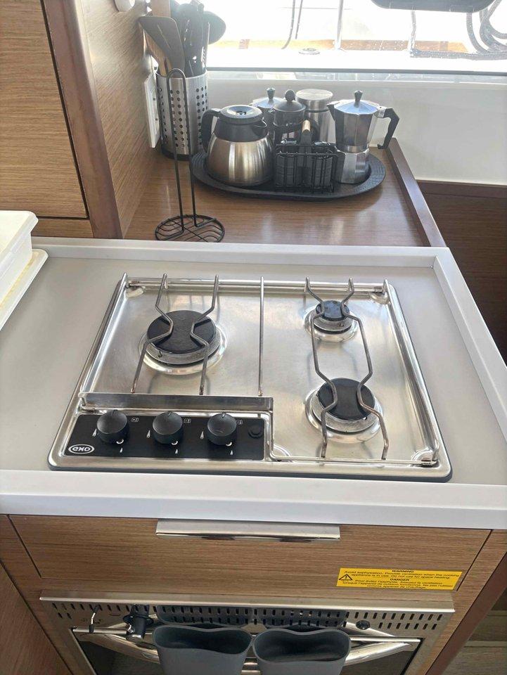 Lagoon 40 - 4 + 2 cab, picture 10