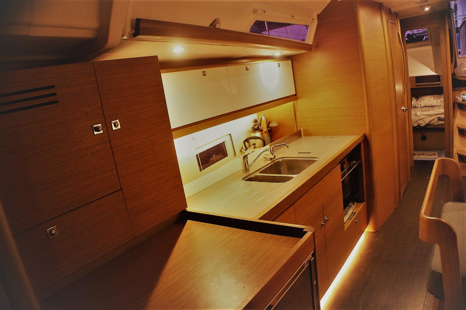 Dufour 430 GL, picture 9