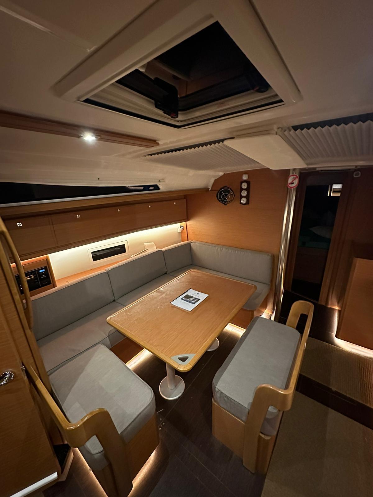 Dufour 430 GL, picture 8