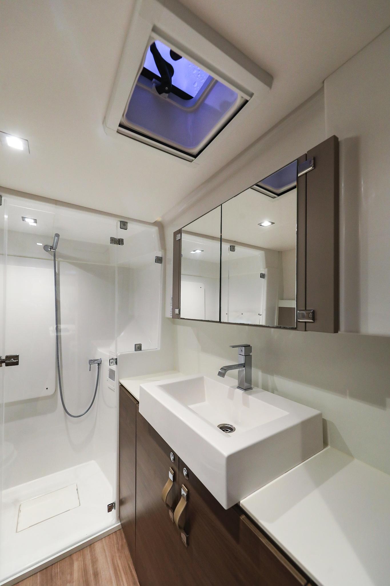 Bali 4.3 MY - 3 cab. - Adventure, picture 39