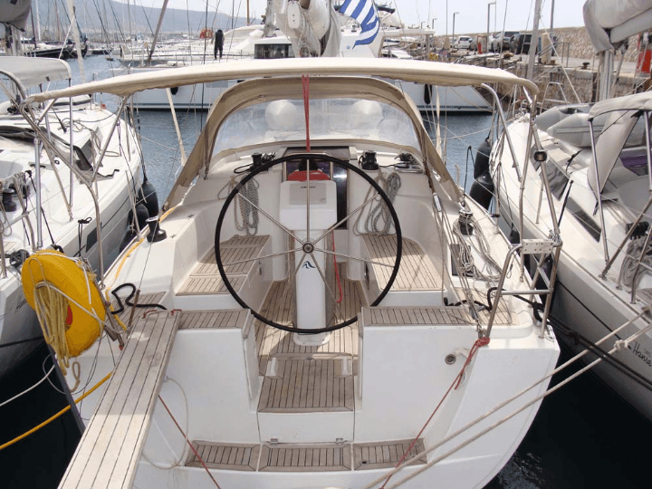 Hanse 325, picture 1
