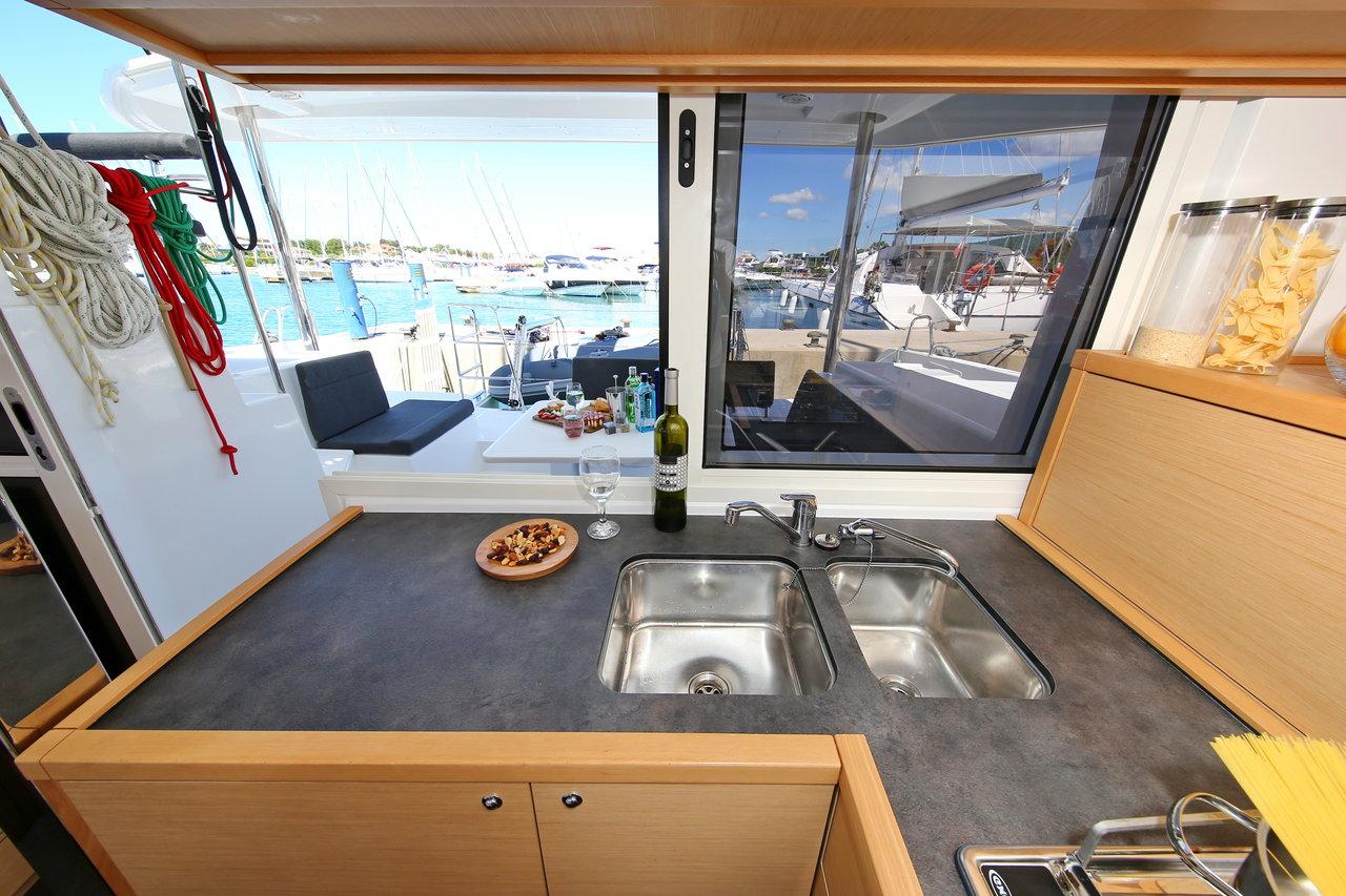 Lagoon 39 - 4 + 2 cab., picture 16