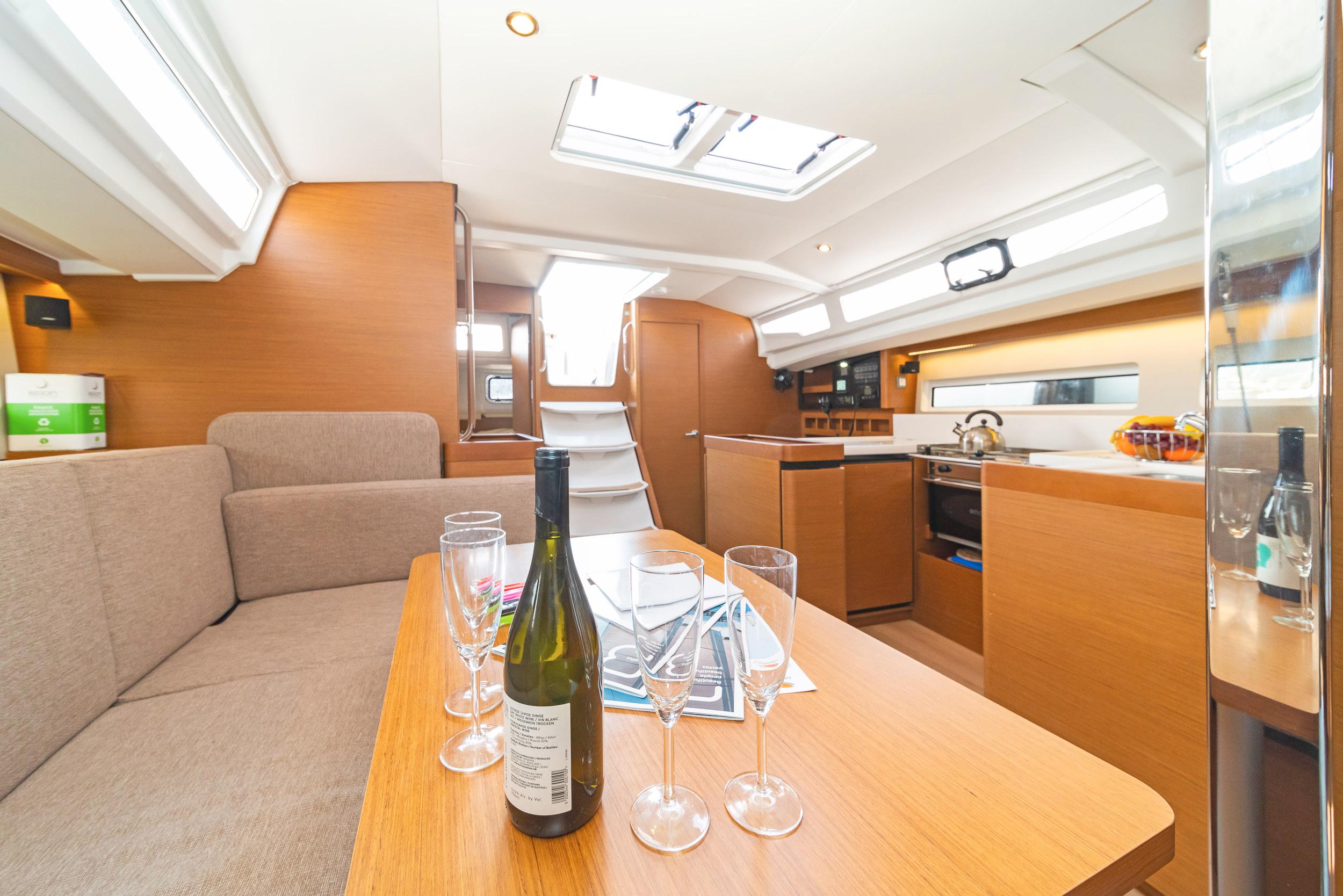 Sun Odyssey 440 - 4 cab., picture 13