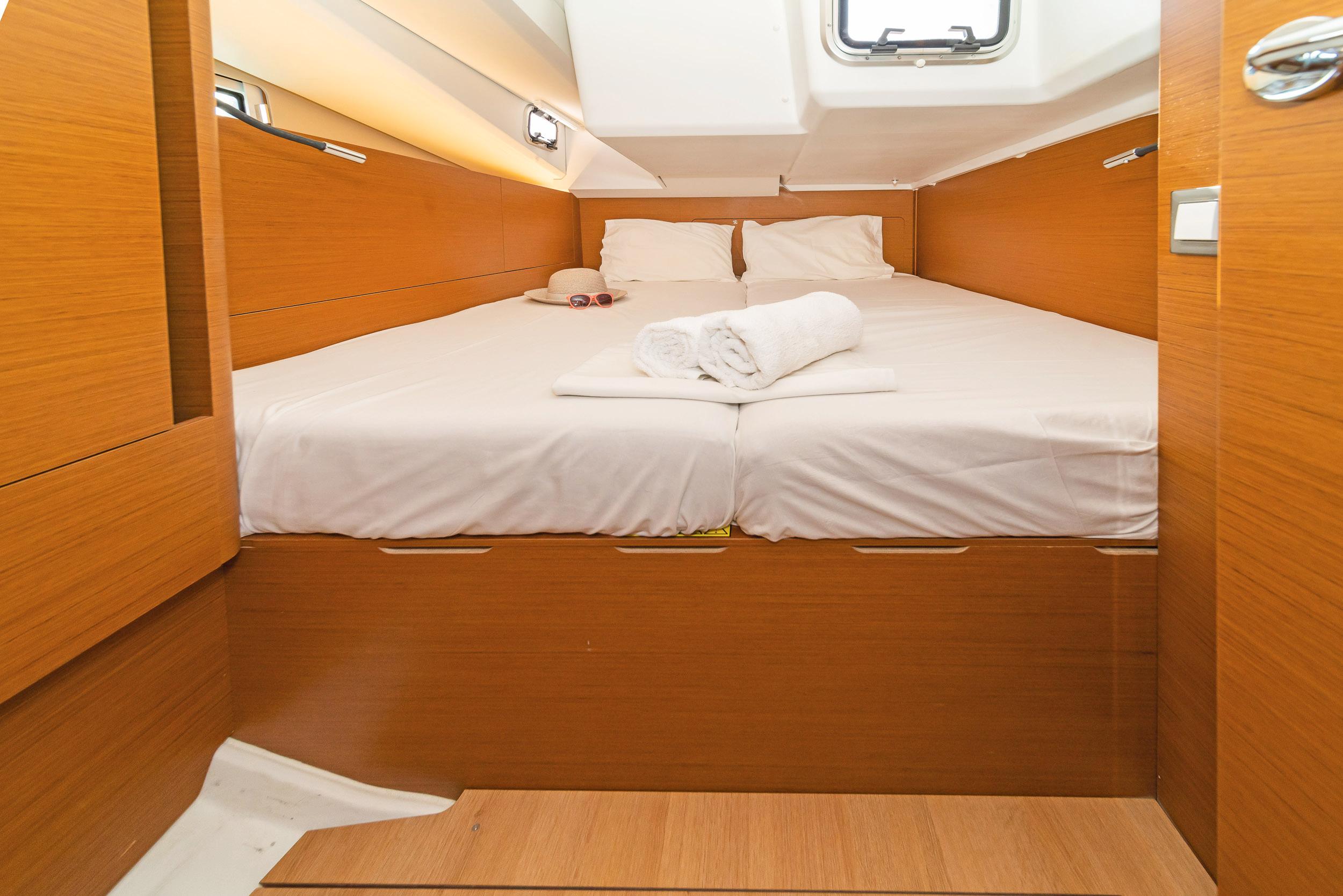 Sun Odyssey 440 - 4 cab., picture 10