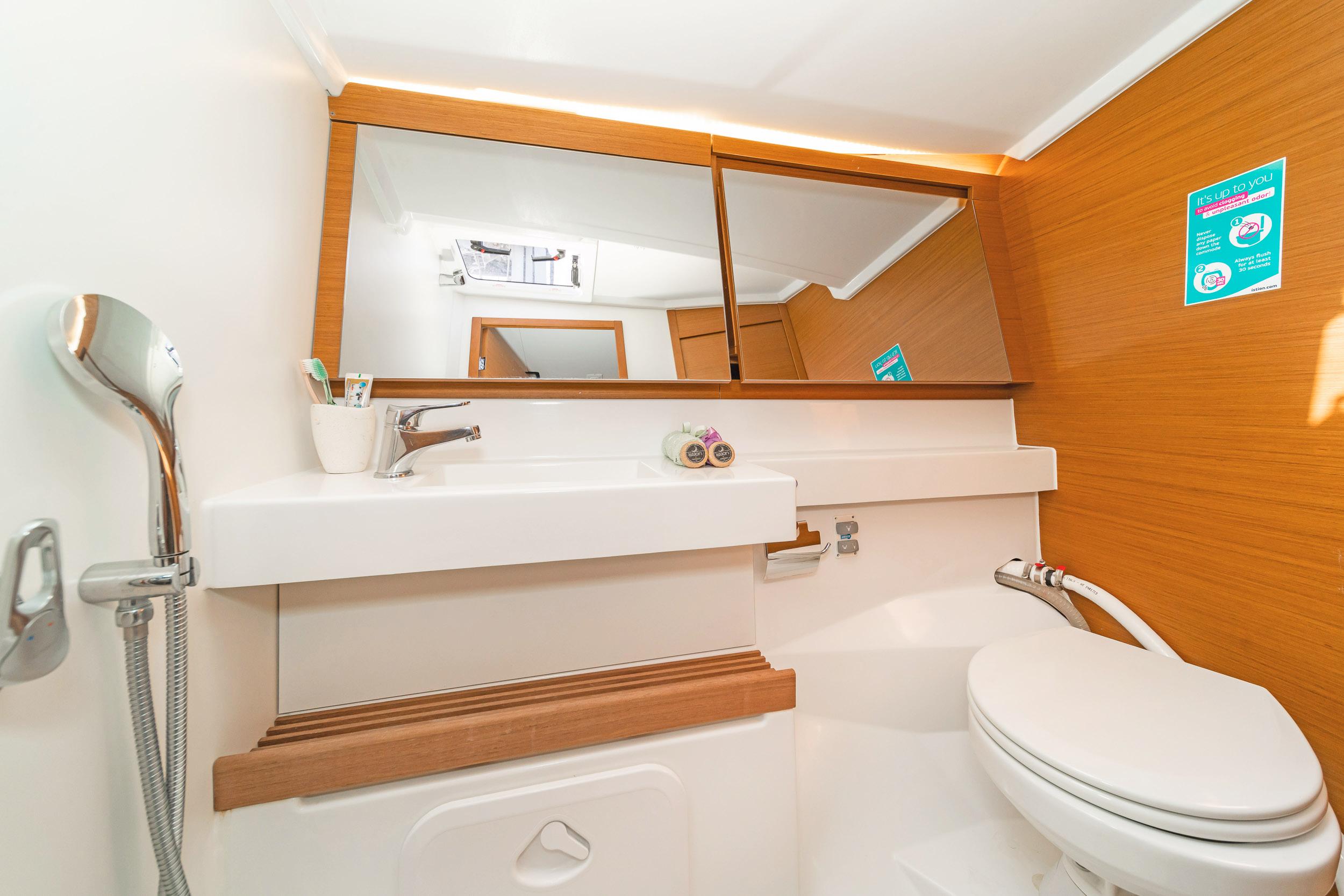 Sun Odyssey 440 - 4 cab., picture 11