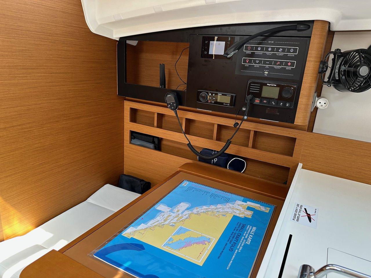 Sun Odyssey 410 - 3 cab., picture 9