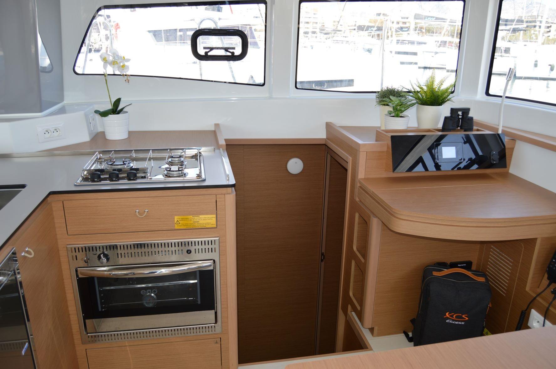 Excess 12 - 4 + 1 cab., picture 18