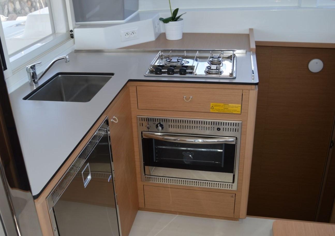 Excess 12 - 4 + 1 cab., picture 17