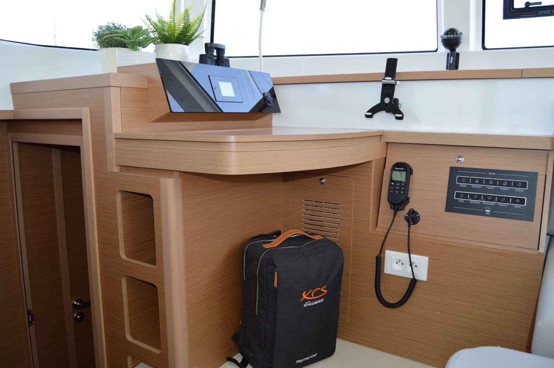 Excess 12 - 4 + 1 cab., picture 16