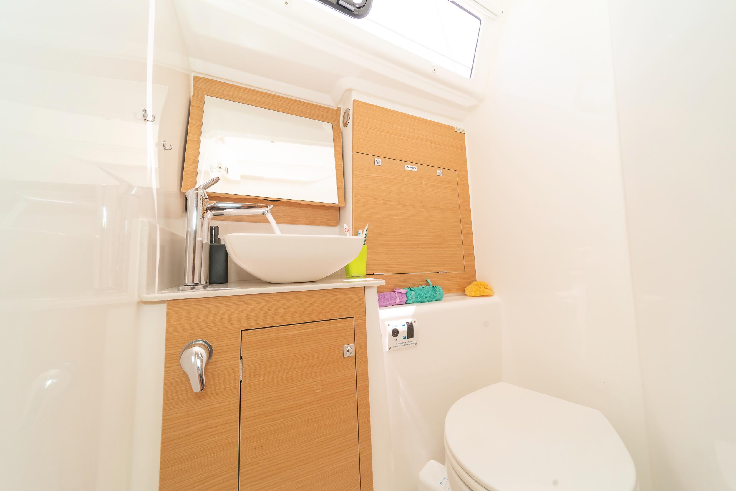 Dufour 460 GL, picture 5