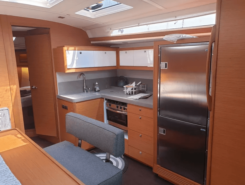 Dufour 470 - 4 + 1 cab., picture 4