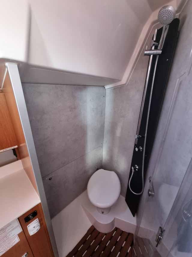 Bavaria C38, picture 13