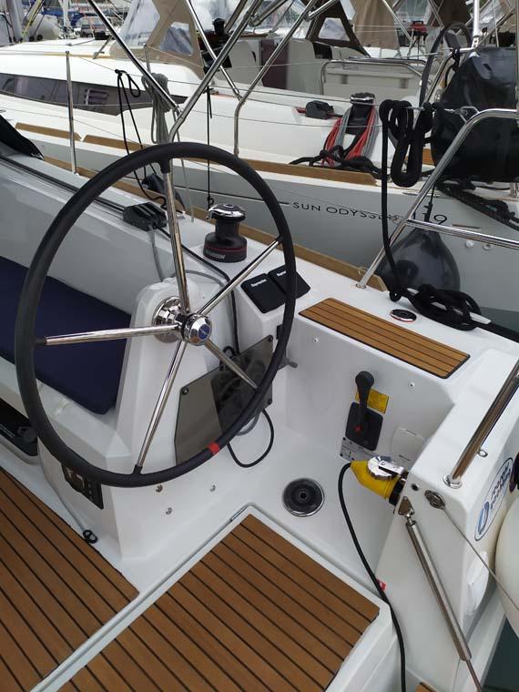 Sun Odyssey 349 - 3 cab., picture 6