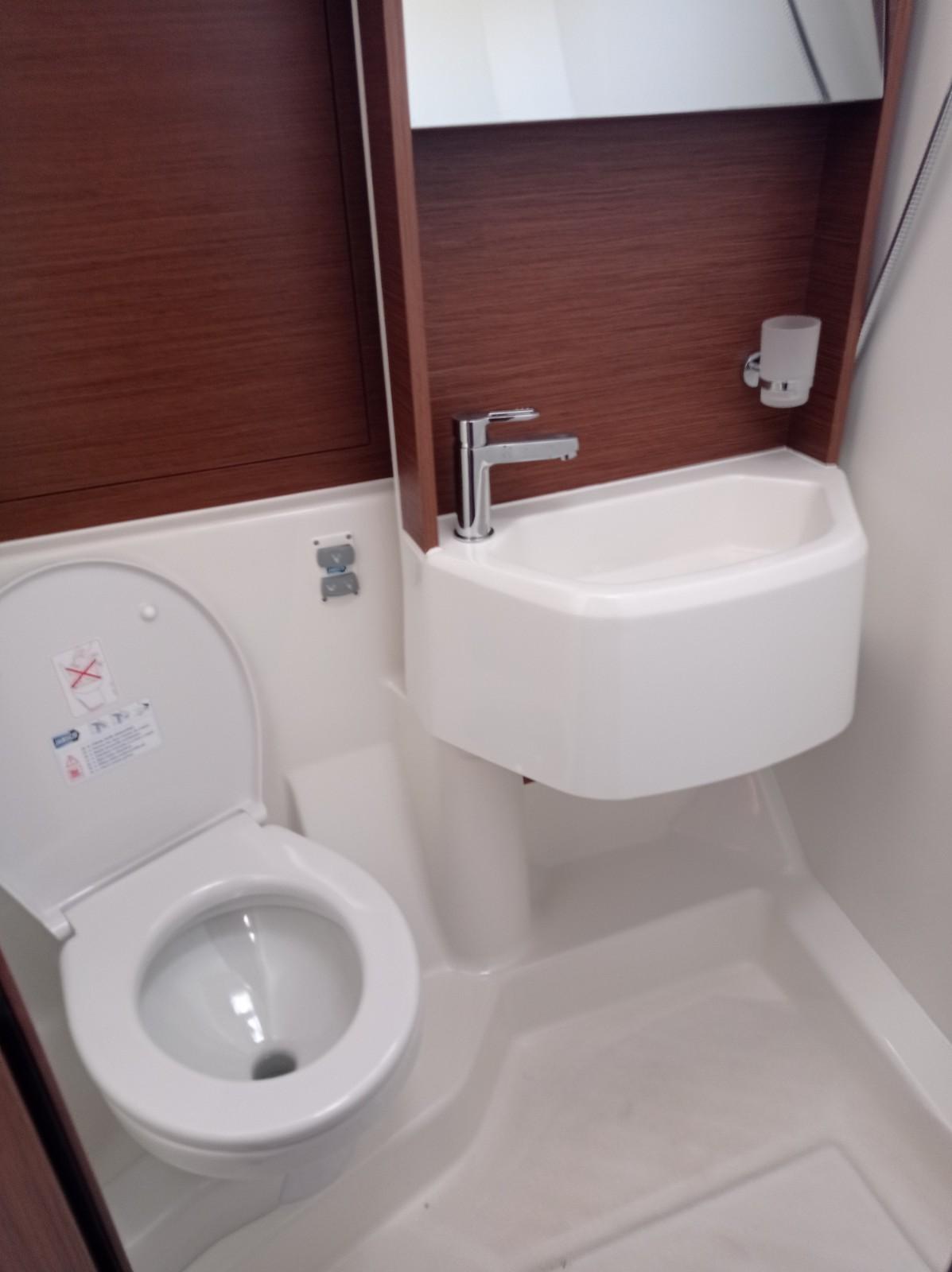 Oceanis 51.1 - 5 + 1 cab., picture 8