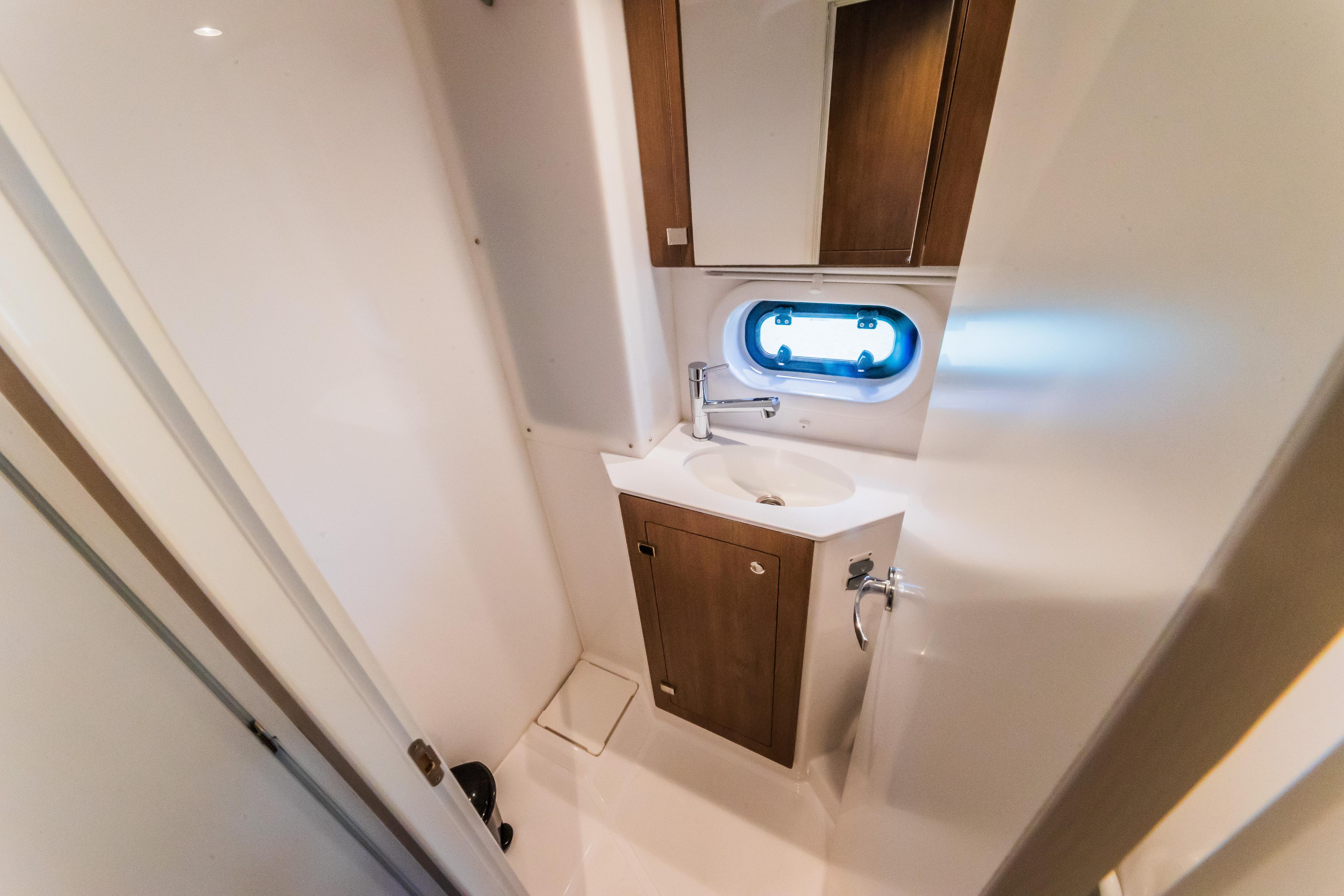 Bali 4.2 - 4 + 1 cab., picture 28