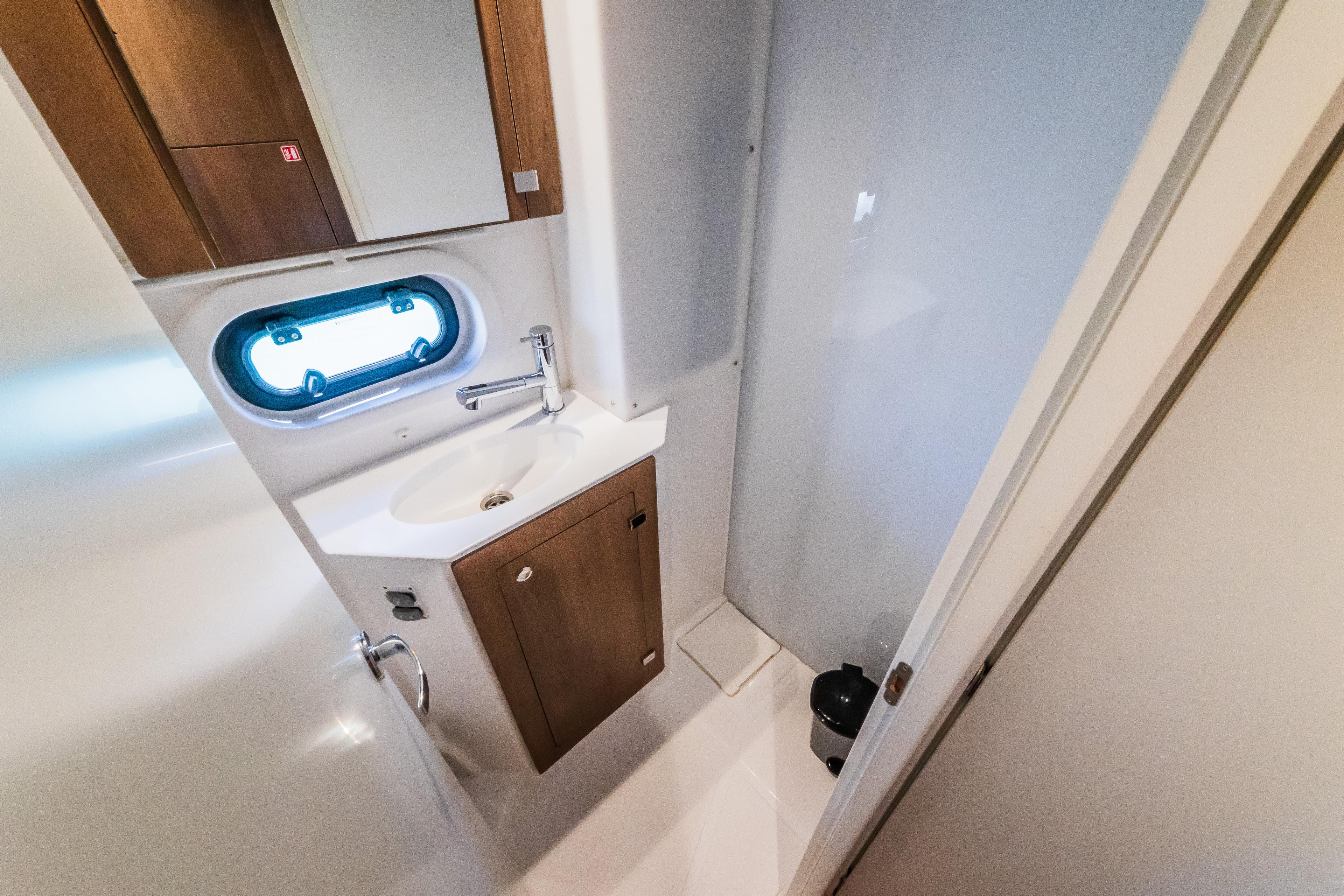 Bali 4.2 - 4 + 1 cab., picture 29