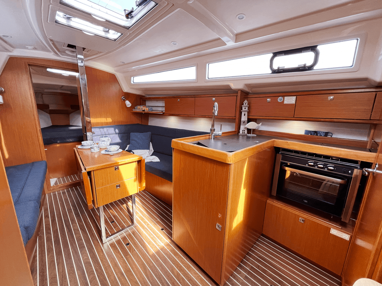 Bavaria Cruiser 34, picture 4