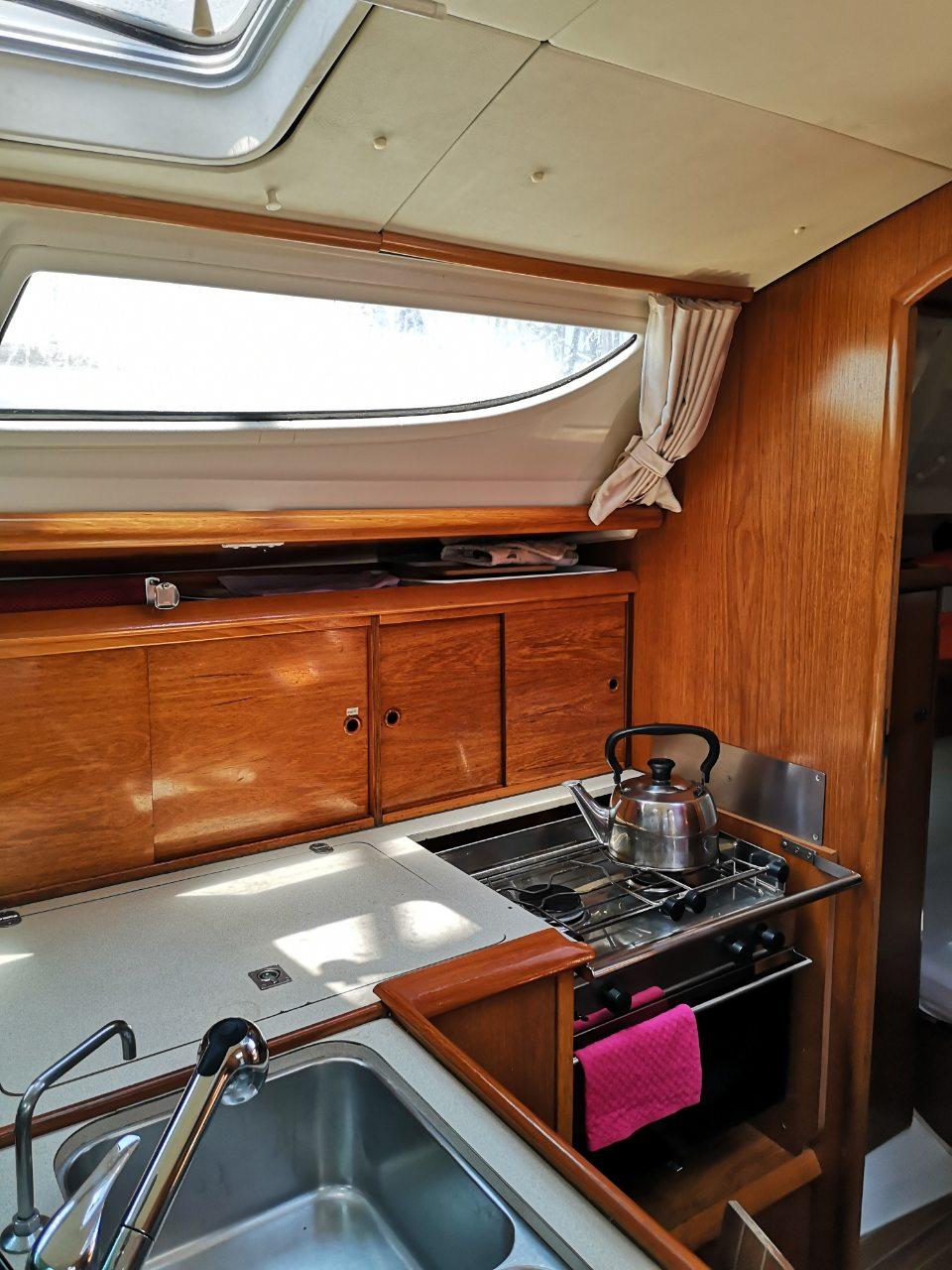 Sun Odyssey 35, picture 6