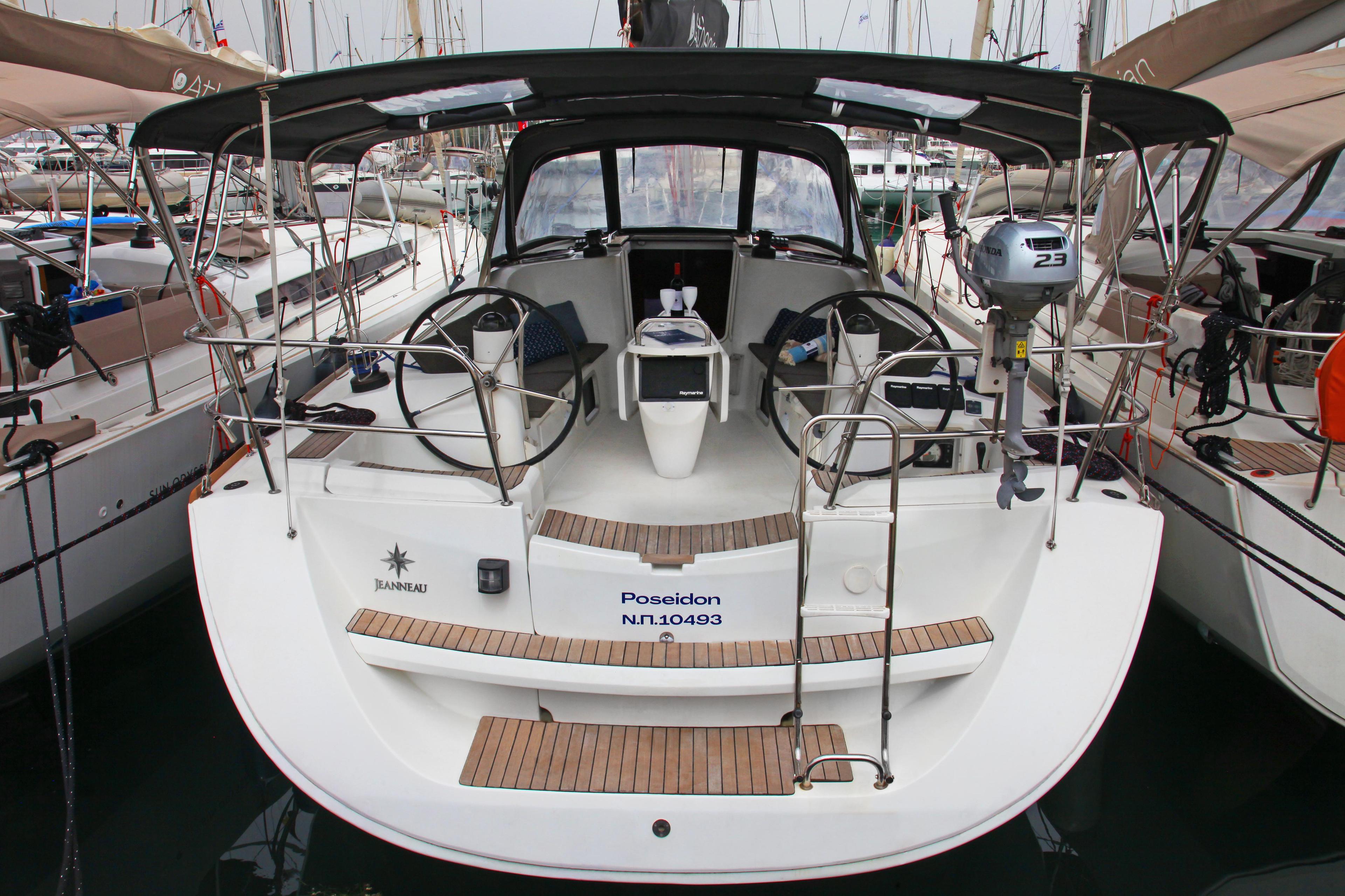 Sun Odyssey 42i, picture 1