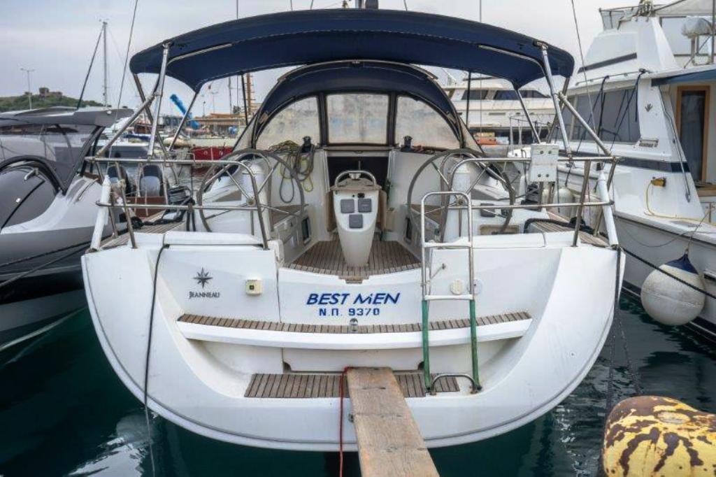 Sun Odyssey 42i, picture 1