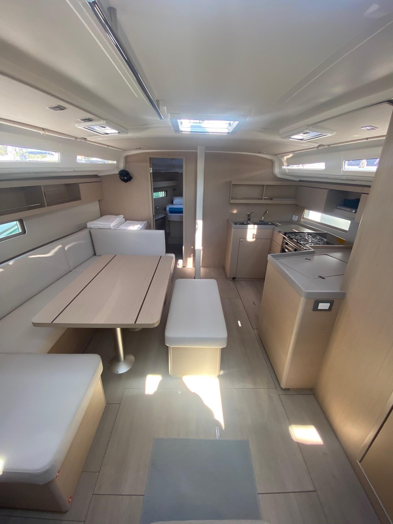 Oceanis 40.1, picture 9