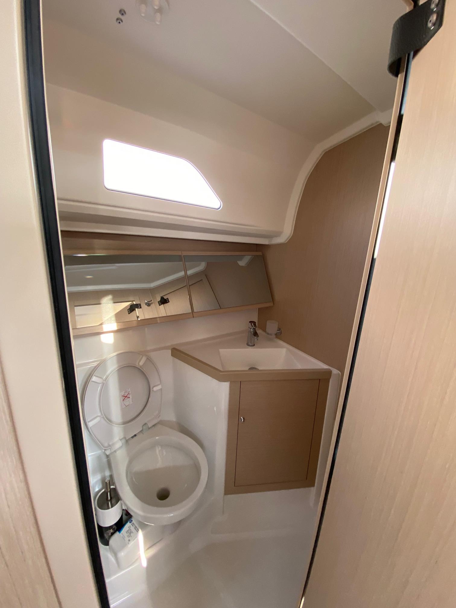 Oceanis 40.1, picture 18