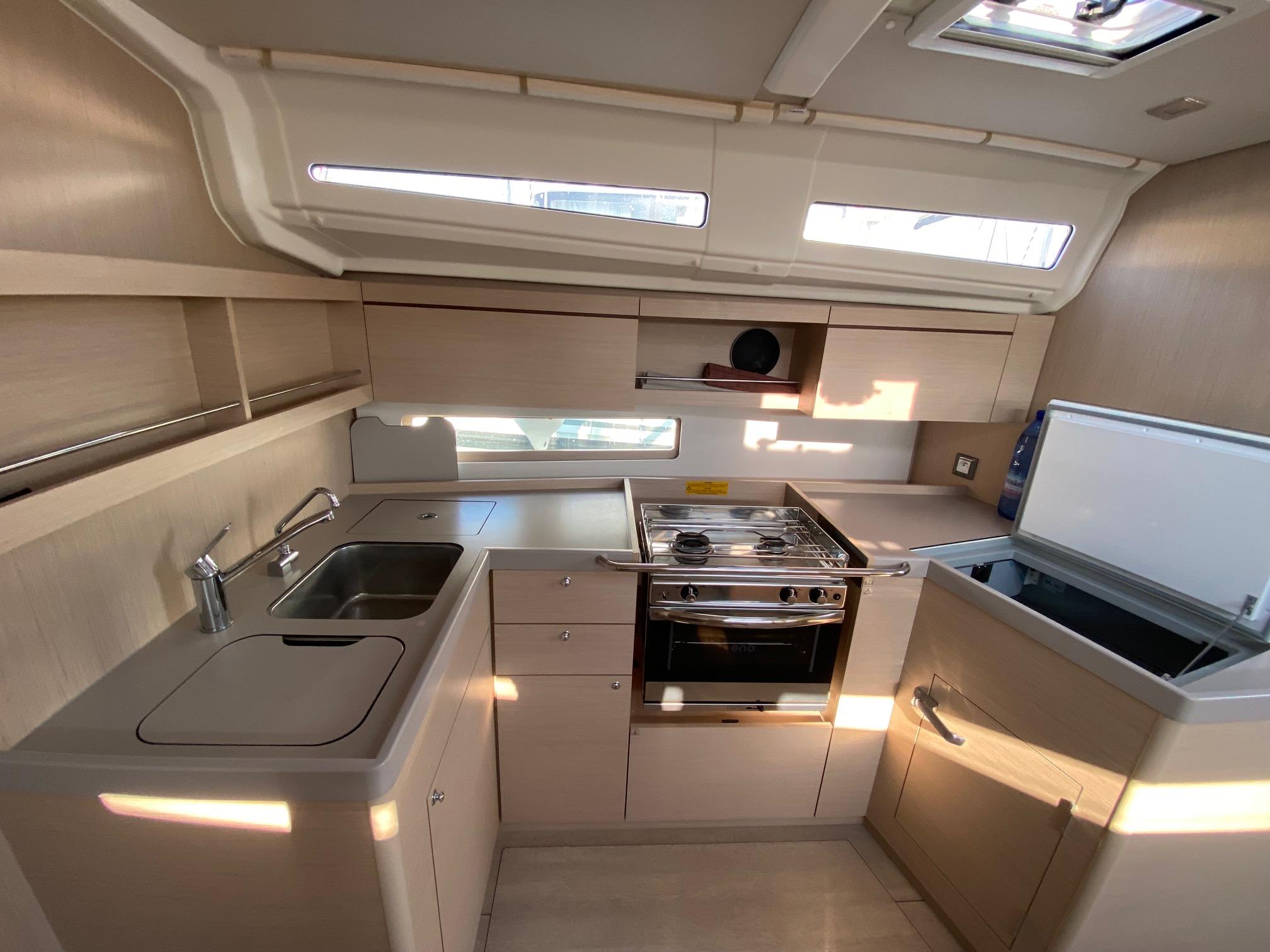 Oceanis 40.1, picture 12