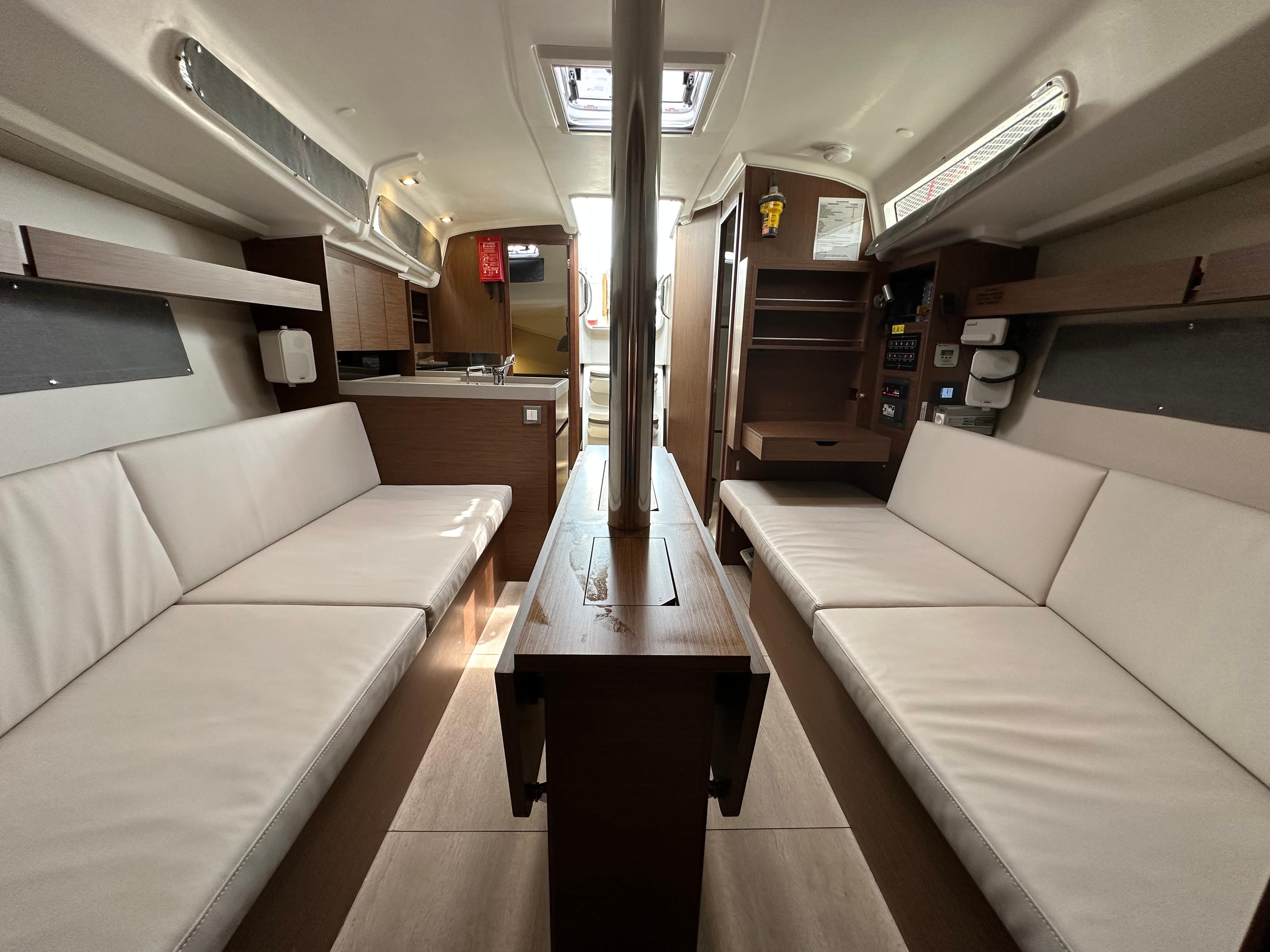 Oceanis 34.1, picture 11