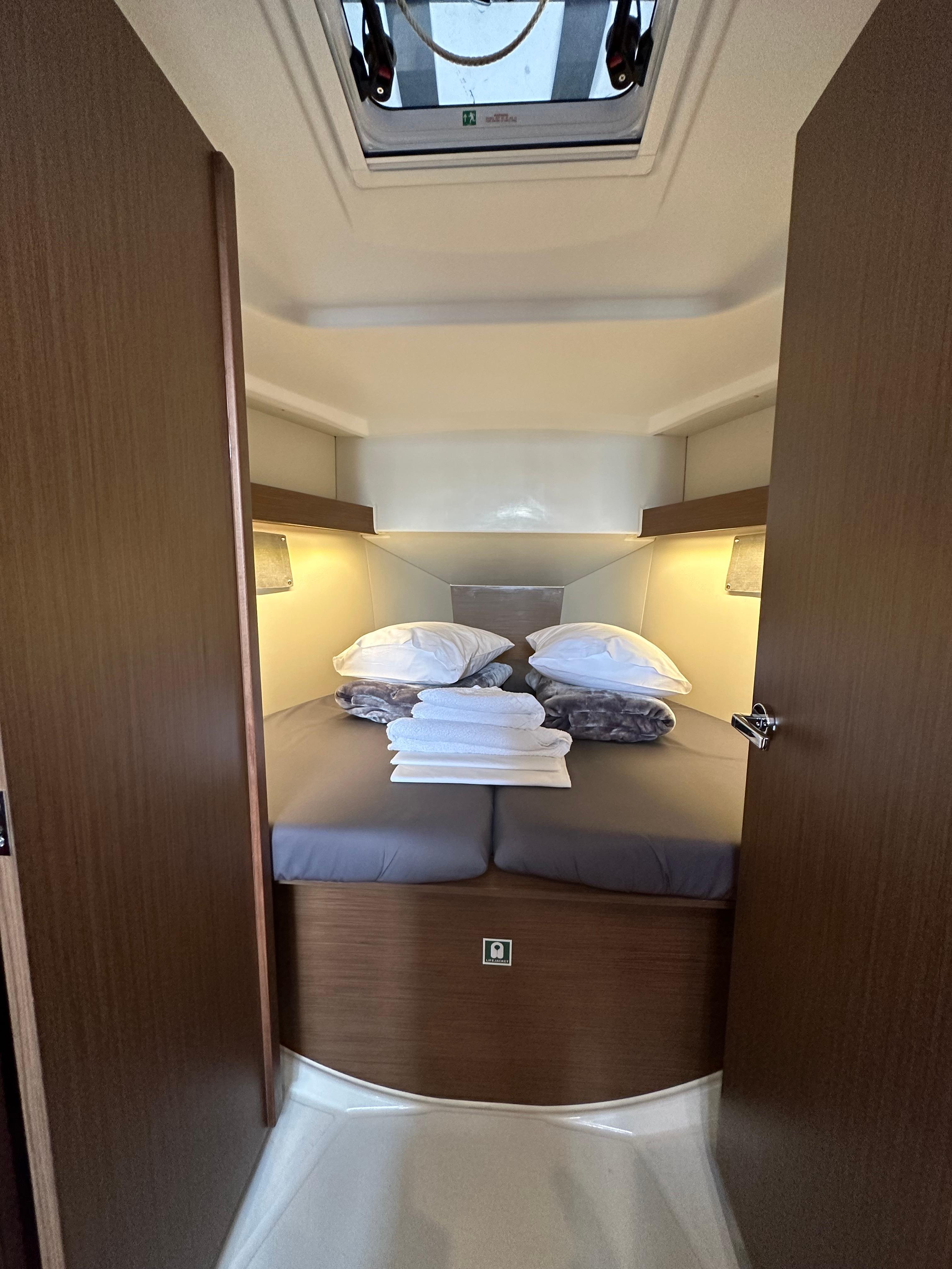 Oceanis 34.1, picture 12