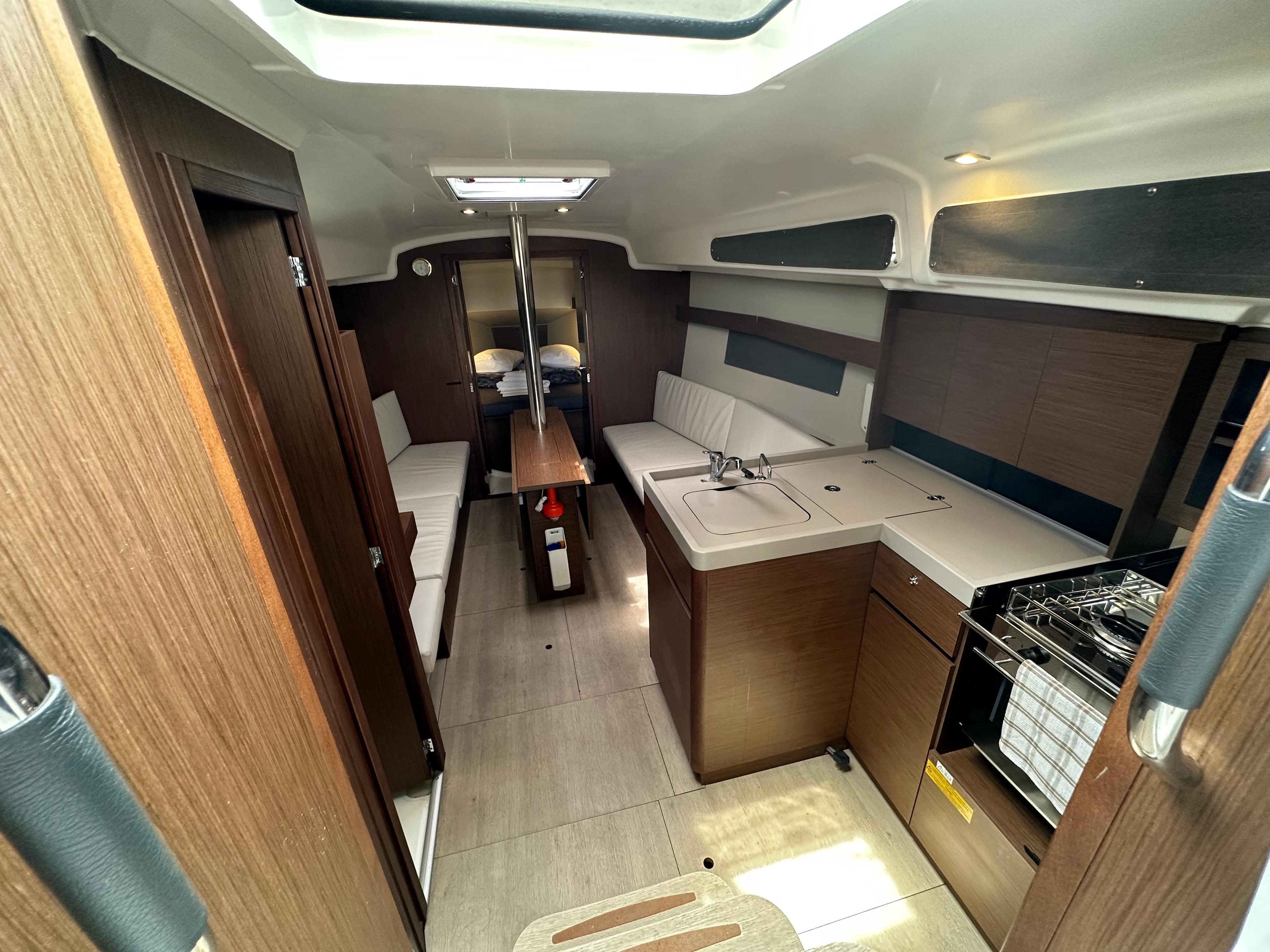 Oceanis 34.1, picture 6