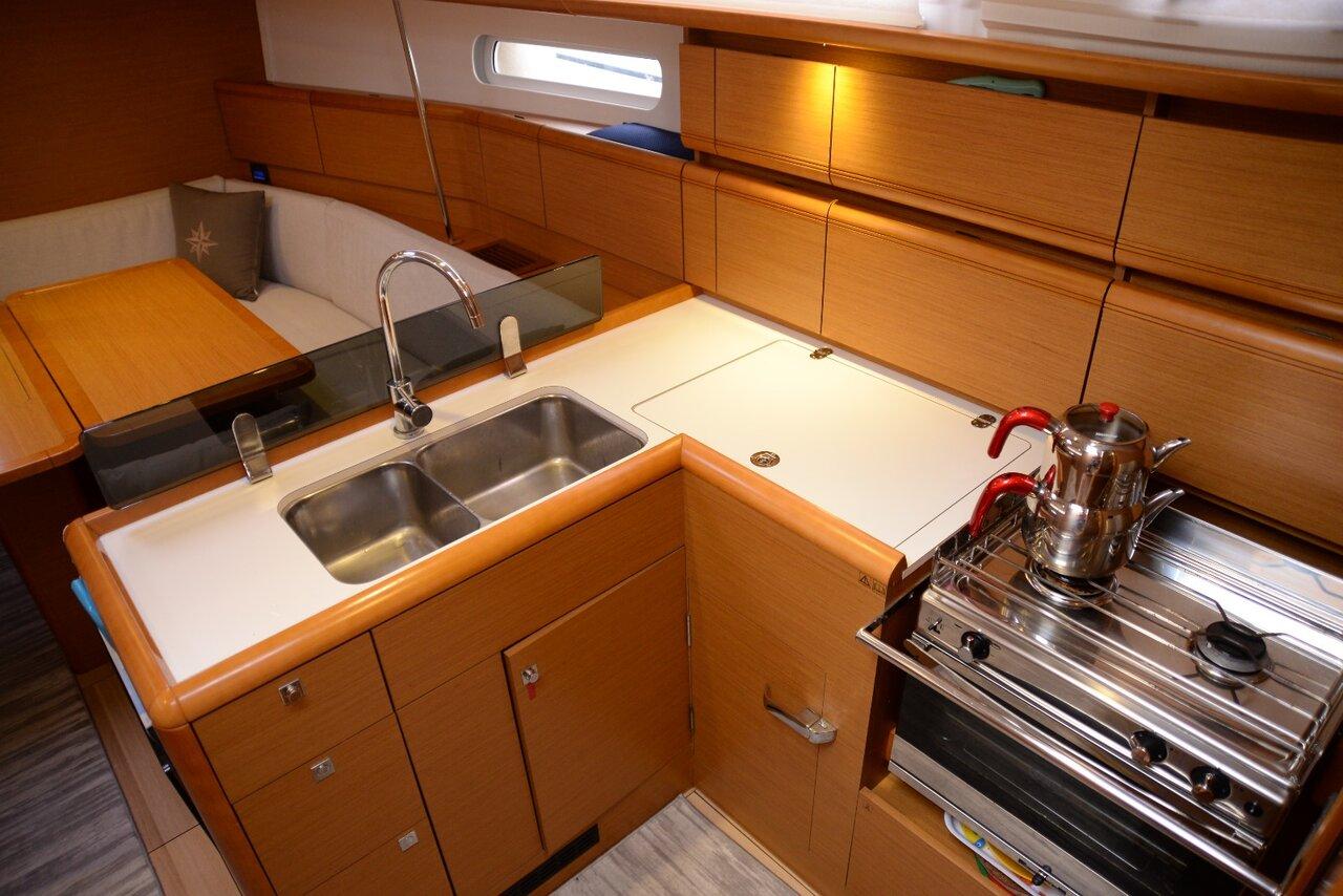 Sun Odyssey 379 - 2 cab., picture 10