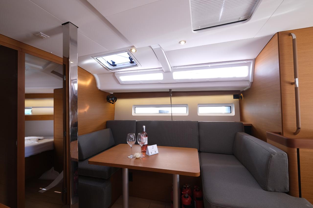 Sun Odyssey 440 - 4 cab., picture 6