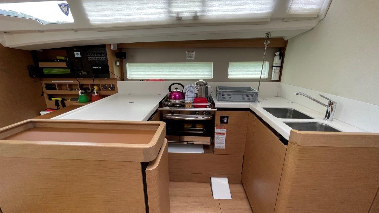 Sun Odyssey 440 - 3 cab., picture 6