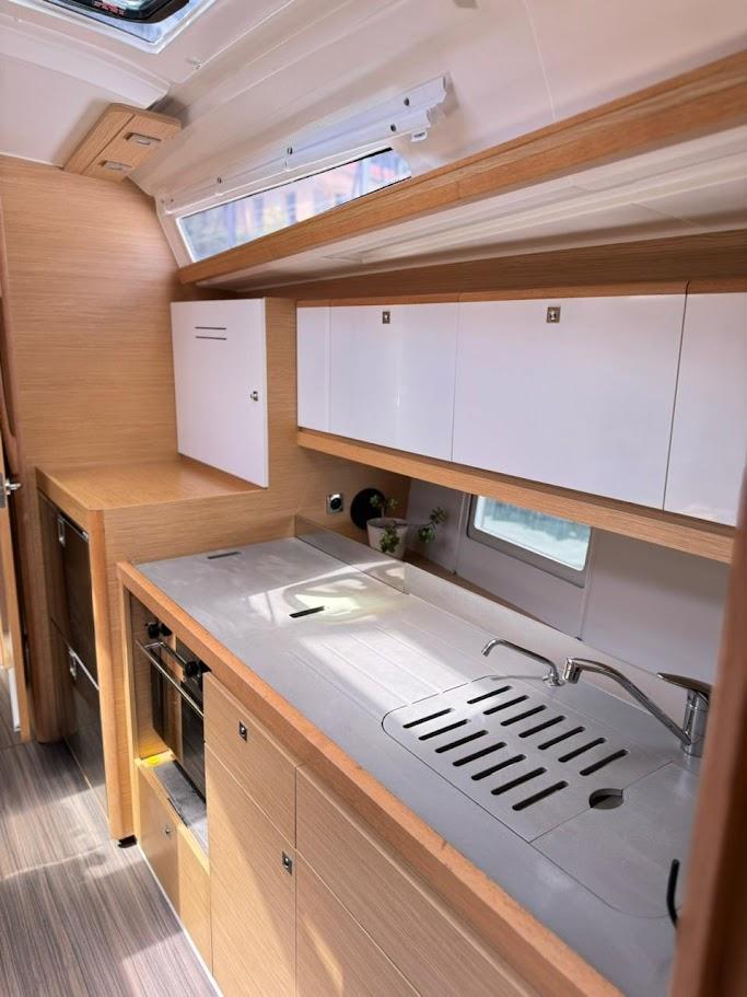 Dufour 390 GL, picture 7