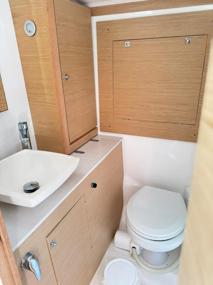 Dufour 390 GL, picture 6