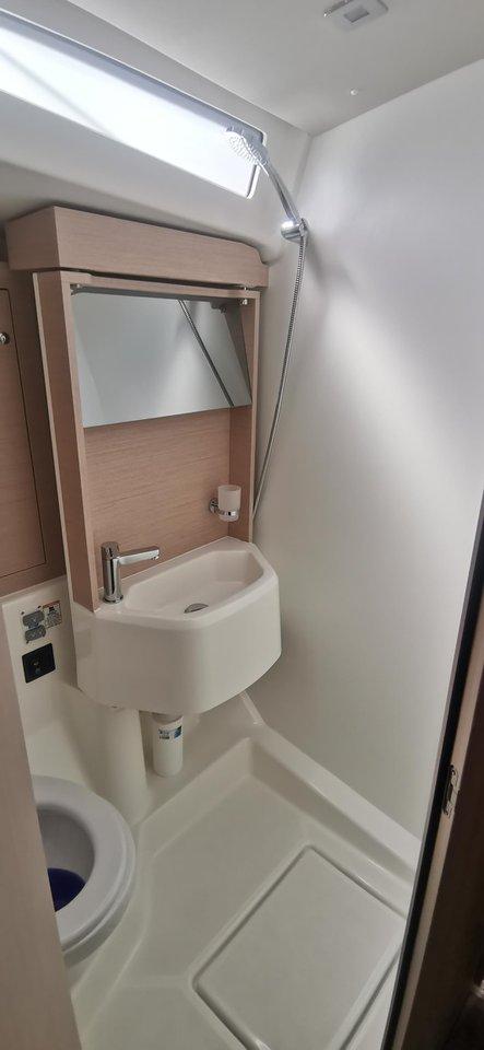 Oceanis 51.1, picture 9