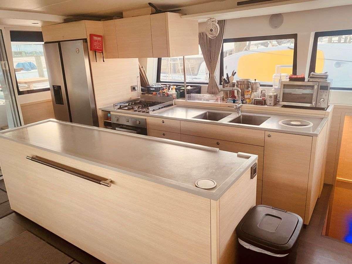 Lagoon 620 - 5 + 2 cab.	, picture 9