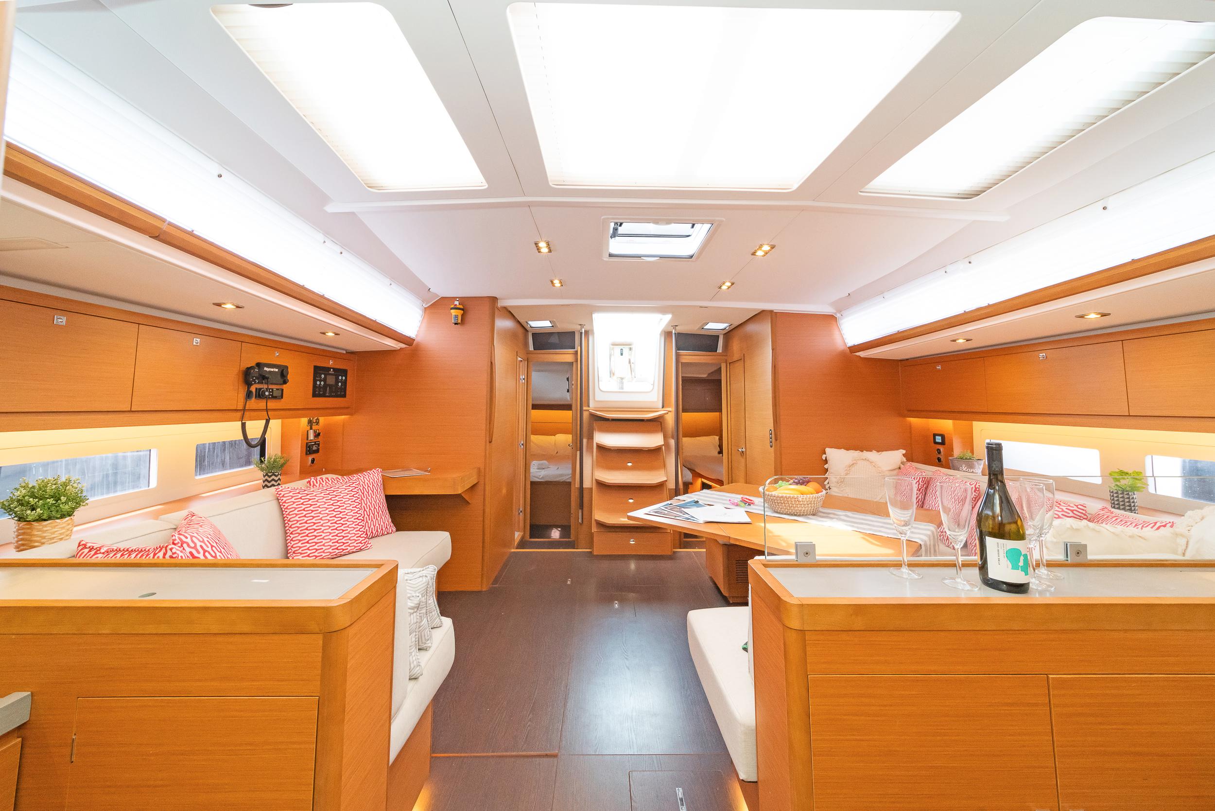 Dufour 530 - 3 + 1 cab., picture 10