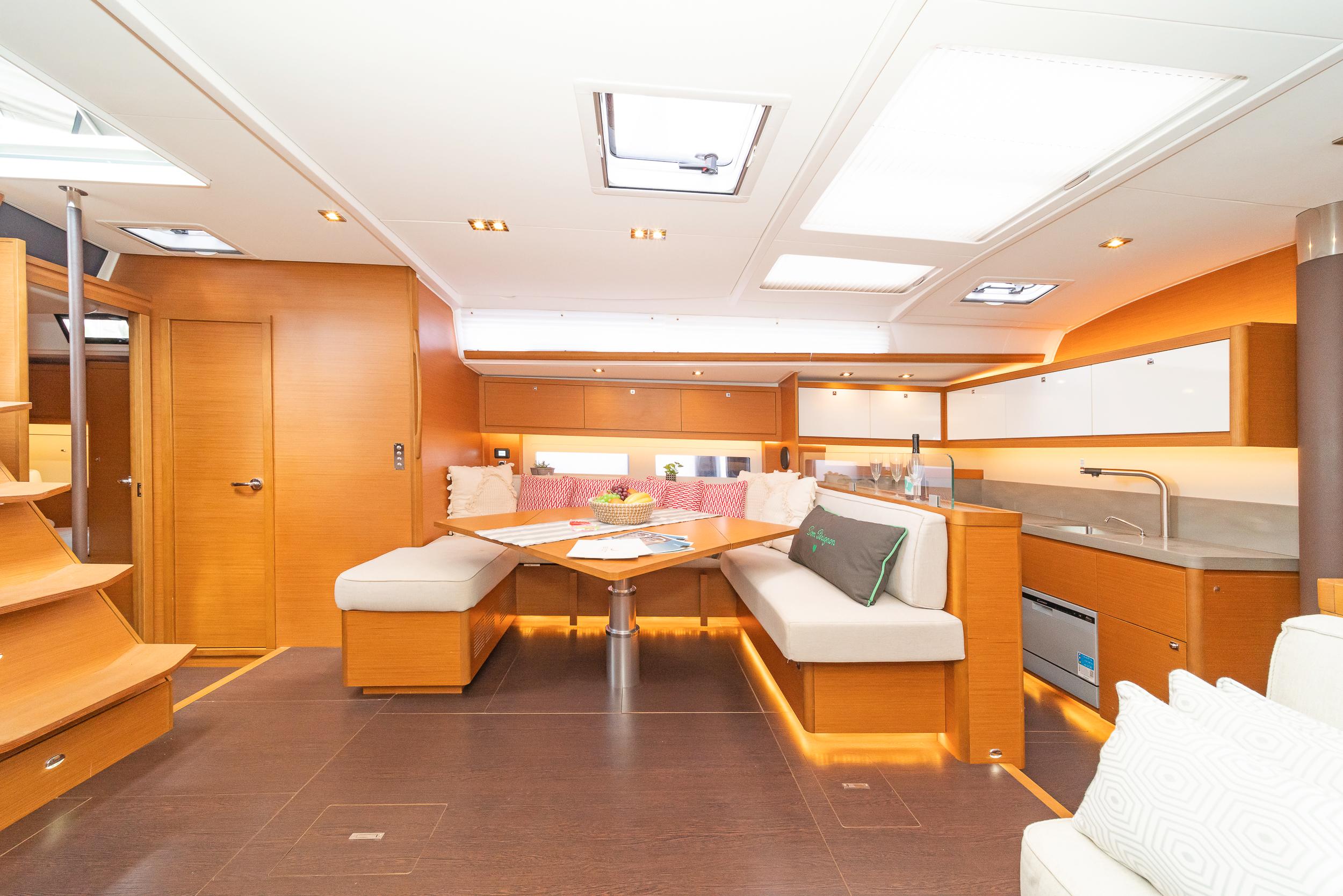 Dufour 530 - 3 + 1 cab., picture 8