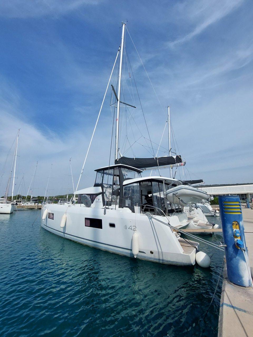 Lagoon 42 - 4 + 2 cab., picture 4