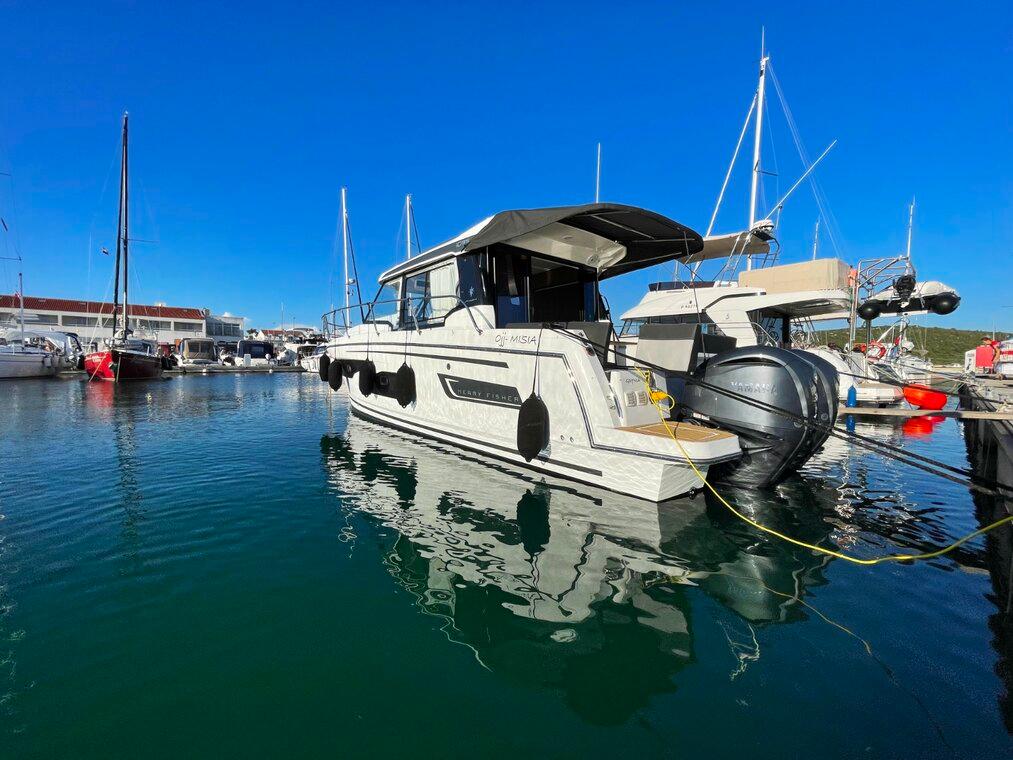 Merry Fisher 1095, picture 1