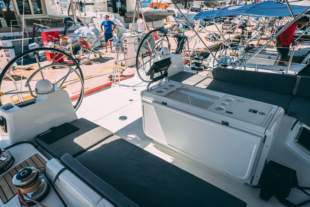 Jeanneau 54 - 5 + 1 cab.	, picture 7