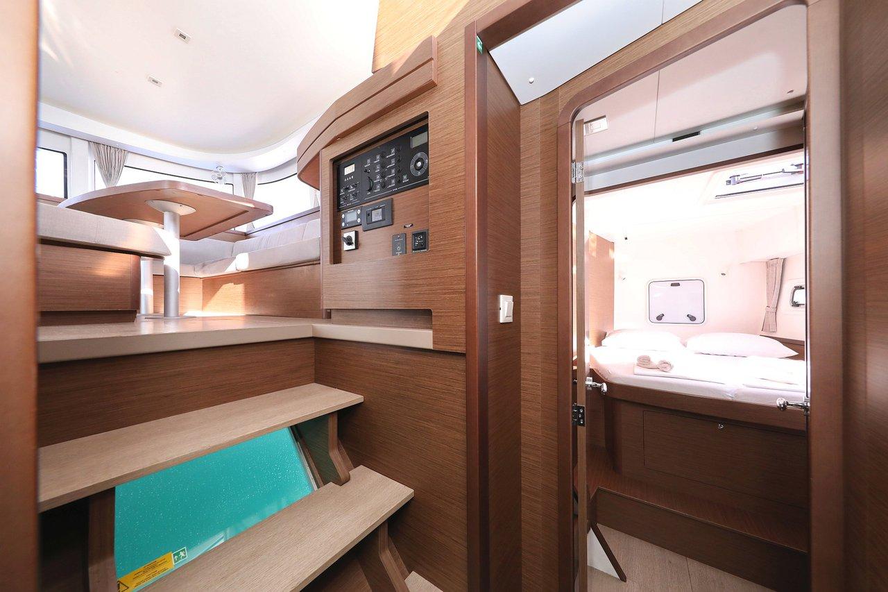Lagoon 42 - 4 + 2 cab., picture 37