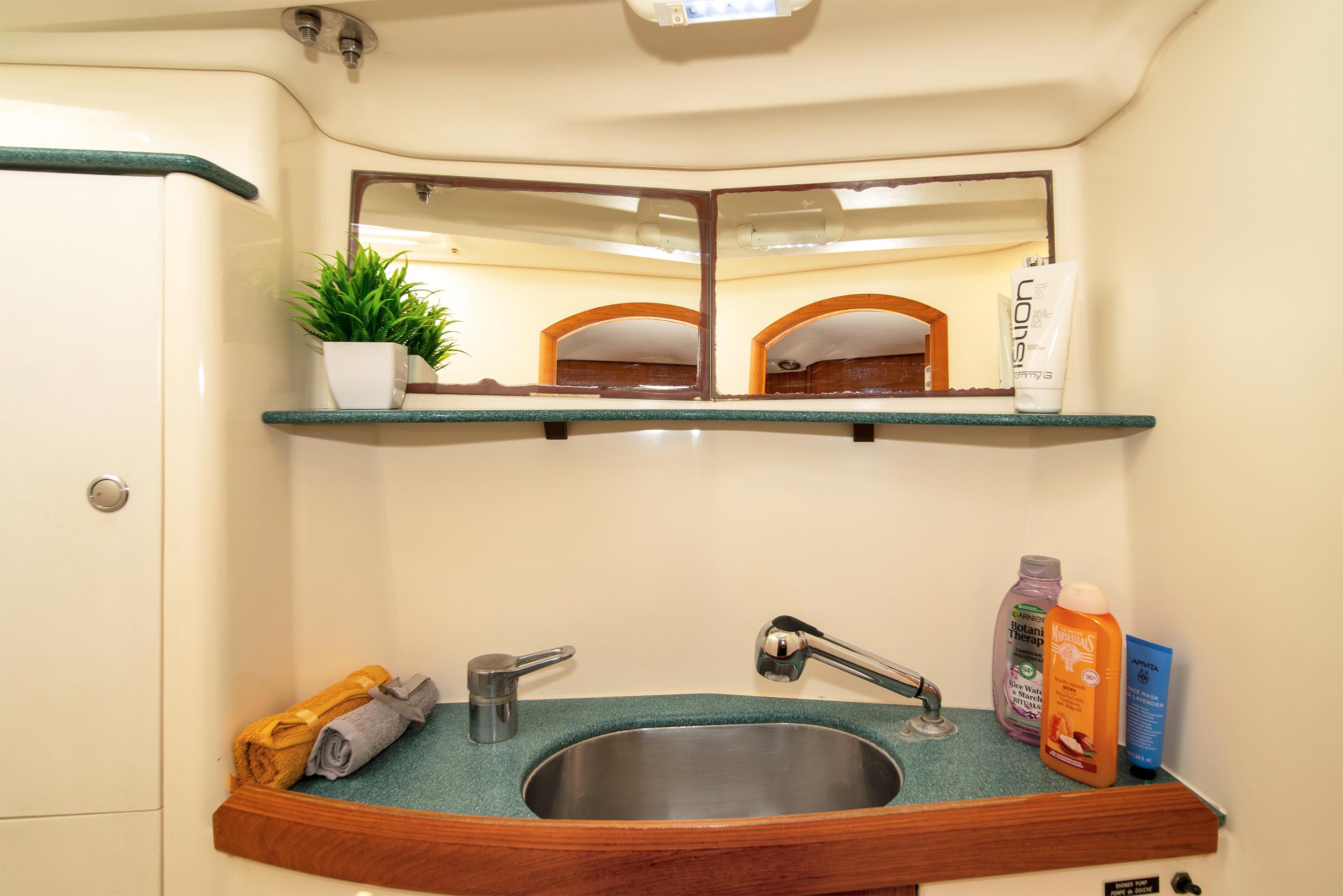 Sun Odyssey 43, picture 10