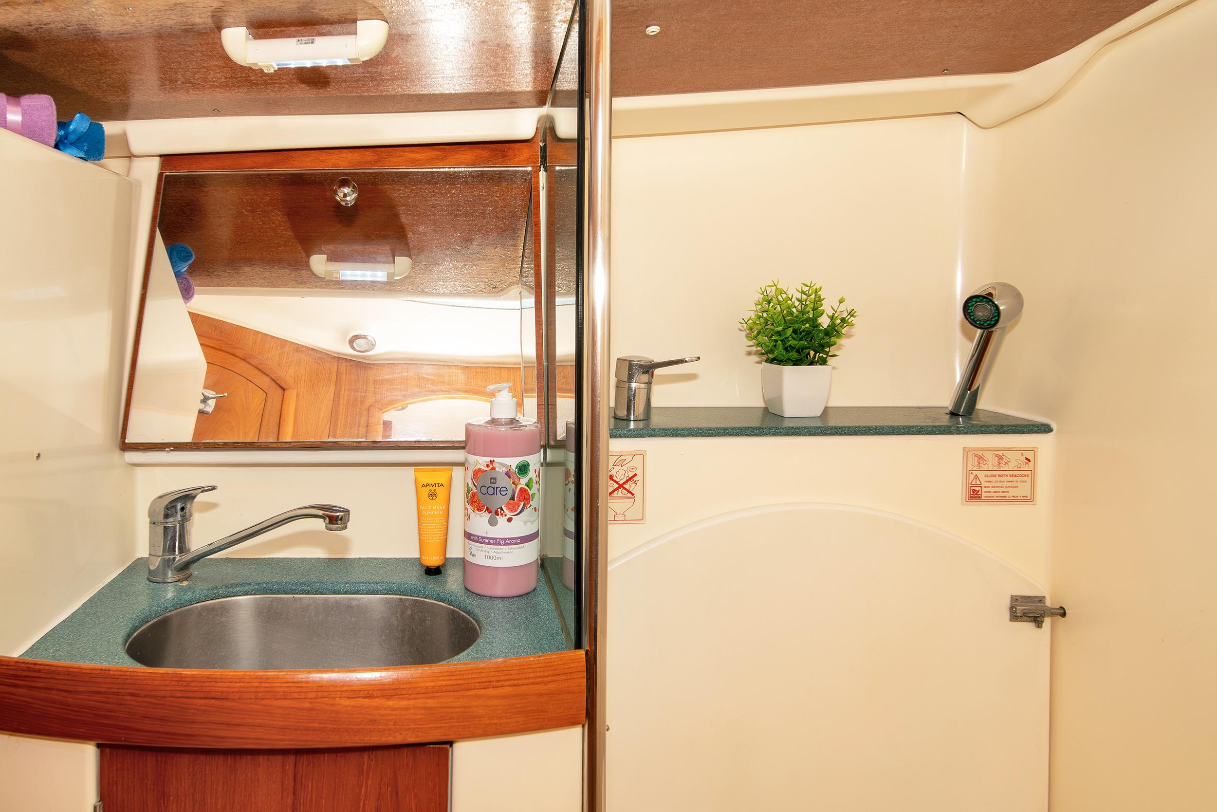 Sun Odyssey 43, picture 17